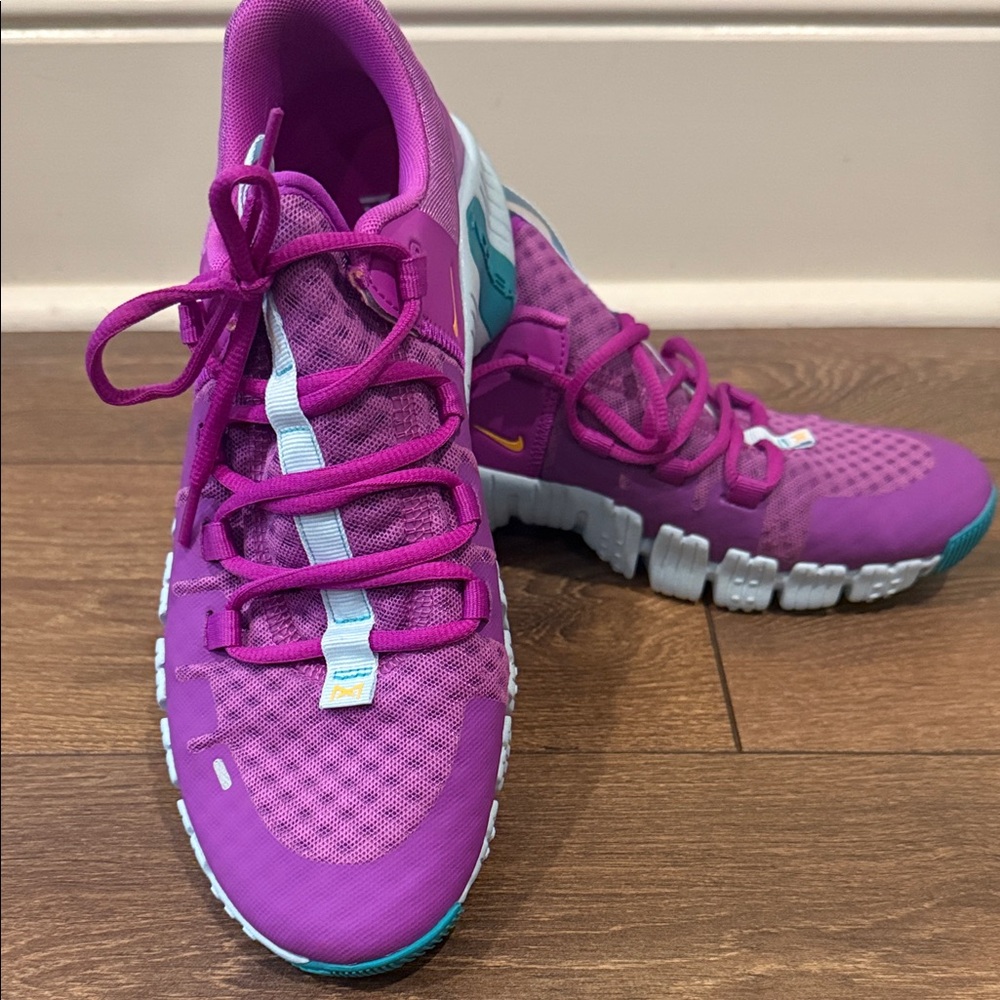 Nike Women's Athletic Shoes in Pink and Teal